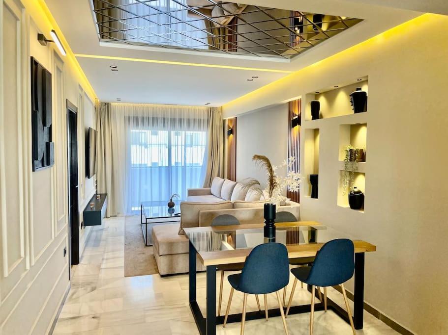 Seaside Splendor - Chic 2 Bedroom Apartment *